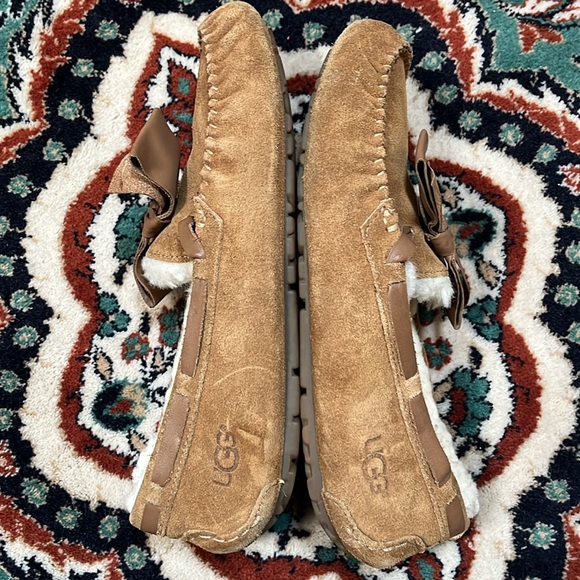 UGG Dakota Chestnut Sheepskin Leather Bow Slippers size 11 - Picture 8 of 16
